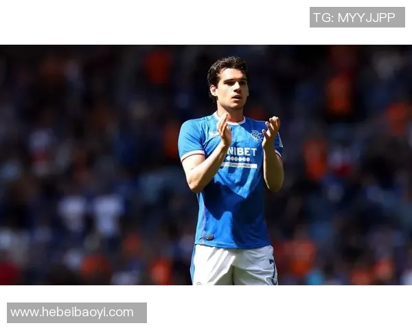 19岁足球明星崭露头角引领新时代球场风潮成就未来之星